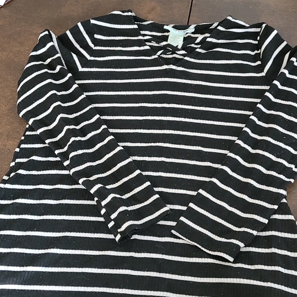 Girls dress Black and white
